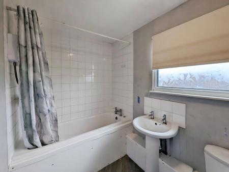 3 bedroom Terraced House to let in Cedar Close, Overdale, Telford, TF3