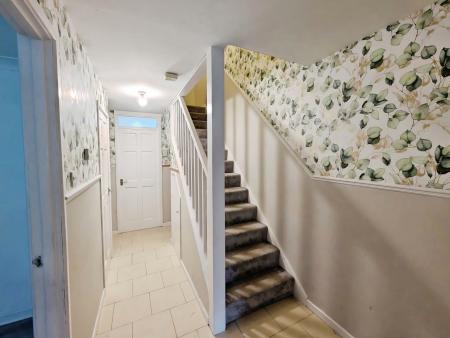 3 bedroom Terraced House to let in Cedar Close, Overdale, Telford, TF3