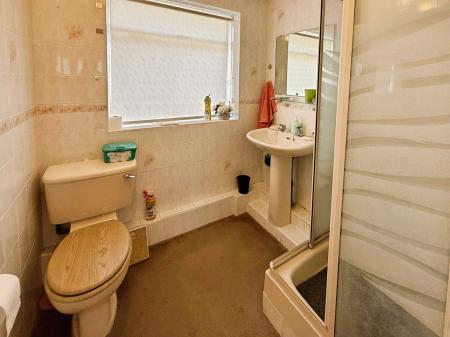 2 bedroom Bungalow for sale in Bollingale Avenue, Telford, TF2