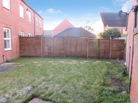 3 bedroom Semi-detached house to let in Sandfield Meadow, Lichfield, WS13