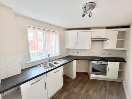 2 bedroom Flat to let in Redlands Road, Hadley, Telford, TF1