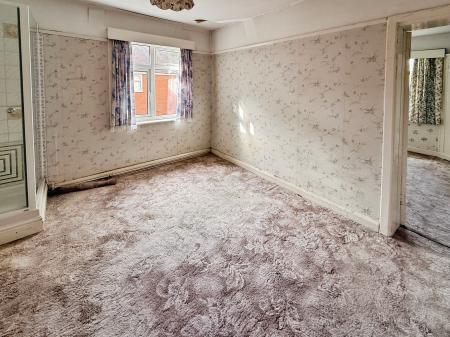 4 bedroom Detached house for sale in Leegomery Road, Wellington, Telford, TF1