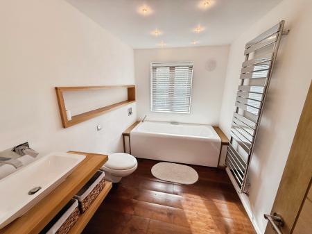 4 bedroom Detached house for sale in Wheat Leasows, Telford, TF6