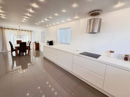 4 bedroom Detached house for sale in Wheat Leasows, Telford, TF6