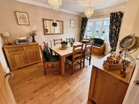 4 bedroom Detached house for sale in Hama Drive, Oakengates, Telford, TF2