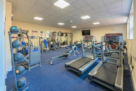 4 bedroom Detached house for sale in Hama Drive, Oakengates, Telford, TF2