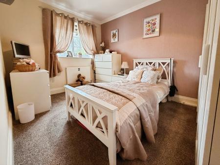 4 bedroom Detached house for sale in Hama Drive, Oakengates, Telford, TF2