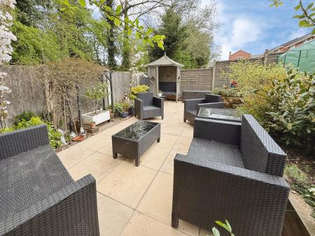 4 bedroom Detached house for sale in Hama Drive, Oakengates, Telford, TF2