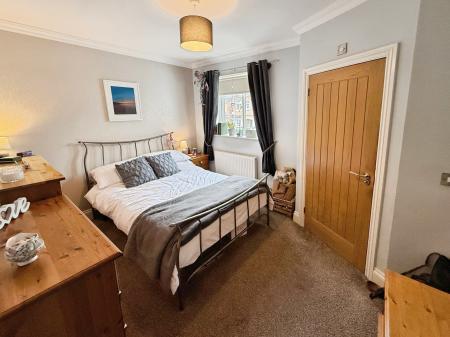 4 bedroom Detached house for sale in Hama Drive, Oakengates, Telford, TF2