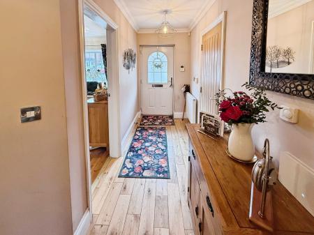 4 bedroom Detached house for sale in Hama Drive, Oakengates, Telford, TF2