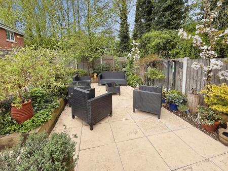 4 bedroom Detached house for sale in Hama Drive, Oakengates, Telford, TF2