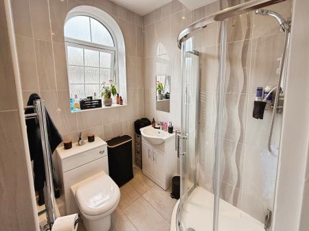 4 bedroom Detached house for sale in Hama Drive, Oakengates, Telford, TF2