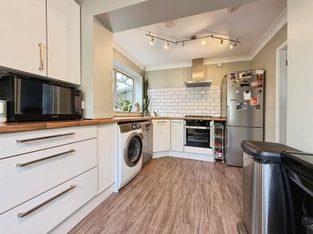 2 bedroom Semi-detached bungalow for sale in Hadley Gardens, Leegomery, Telford, TF1