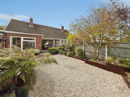 2 bedroom Semi-detached bungalow for sale in Hadley Gardens, Leegomery, Telford, TF1