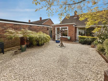 2 bedroom Semi-detached bungalow for sale in Hadley Gardens, Leegomery, Telford, TF1