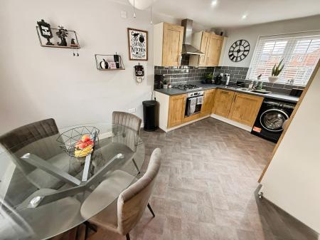 4 bedroom Detached house for sale in Beggarly Bank, Telford, TF4