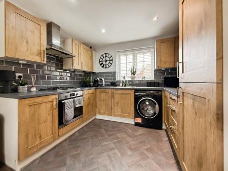 4 bedroom Detached house for sale in Beggarly Bank, Telford, TF4