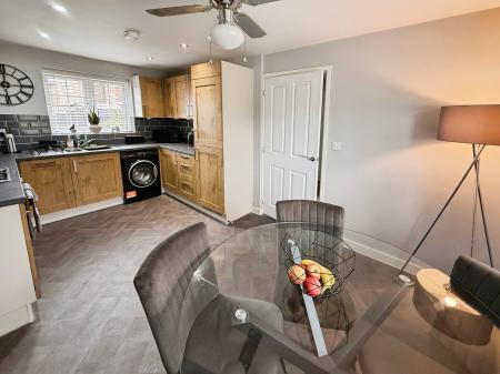 4 bedroom Detached house for sale in Beggarly Bank, Telford, TF4