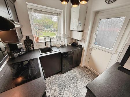 3 bedroom Semi-detached house for sale in New Road, Telford, TF2