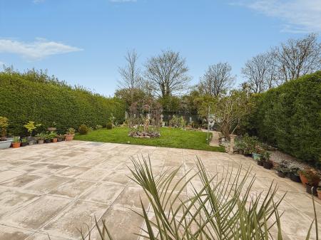 3 bedroom Semi-detached house for sale in New Road, Telford, TF2