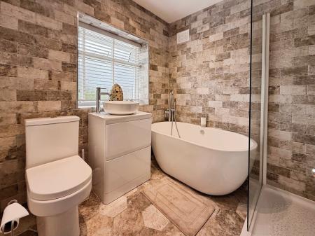 3 bedroom Semi-detached house for sale in New Road, Telford, TF2