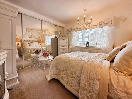 3 bedroom Semi-detached house for sale in New Road, Telford, TF2