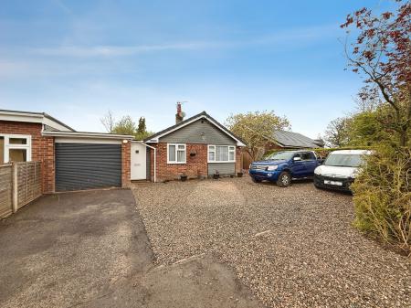 3 bedroom Bungalow for sale in Bumblebees, Tibberton, Telford, TF10