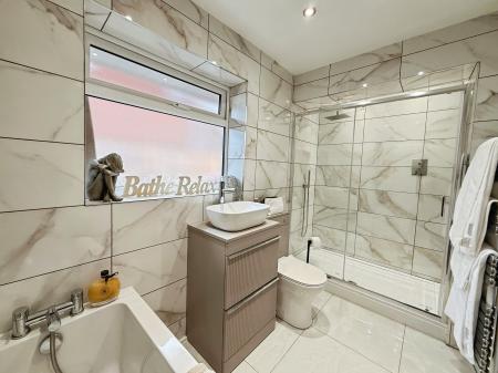 3 bedroom Bungalow for sale in Bumblebees, Tibberton, Telford, TF10