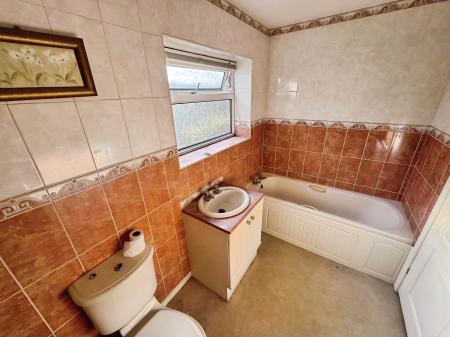 2 bedroom Bungalow for sale in Cumberledge Hill, Cannock Wood, WS15