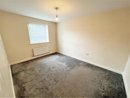 2 bedroom Flat to let in Ferridays Fields, Woodside, Telford, TF7