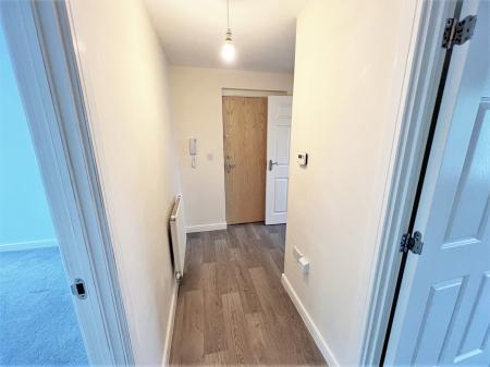 2 bedroom Flat to let in Ferridays Fields, Woodside, Telford, TF7