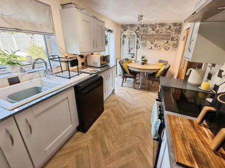 3 bedroom Semi-detached house for sale in Woodside Road, Ketley, Telford, TF1