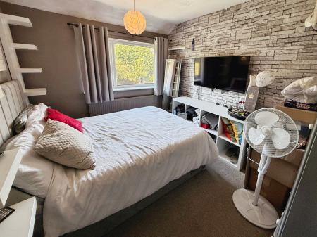 3 bedroom Semi-detached house for sale in Woodside Road, Ketley, Telford, TF1