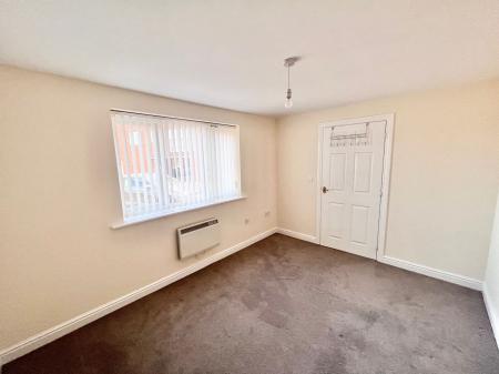 2 bedroom Flat to let in Redlands Road, Hadley, TF1