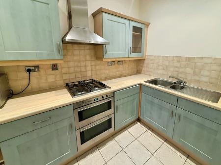 2 bedroom Flat to let in Sandford Street, Lichfield, WS13