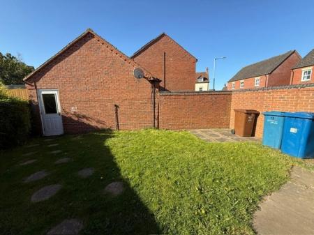 3 bedroom Detached house to let in Sandfield Meadow, Lichfield, WS13