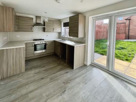 3 bedroom Semi-detached house to let in Woodside Avenue, Woodside, TF7