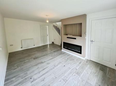 3 bedroom Semi-detached house to let in Woodside Avenue, Woodside, TF7