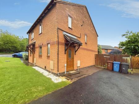 Manor Court Drive, Handsacre, WS15