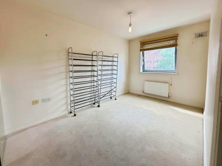 2 bedroom Flat to let in Clips Moor, Lawley Village, TF4