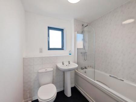 2 bedroom Flat to let in Clips Moor, Lawley Village, TF4