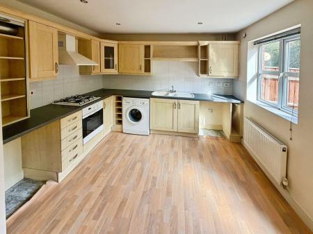 4 bedroom Terraced House for sale in Gatcombe Way, Priorslee, TF2