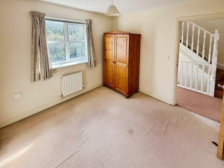 4 bedroom Terraced House for sale in Gatcombe Way, Priorslee, TF2