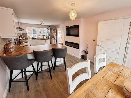 4 bedroom Detached house for sale in Daker Row, Lawley Village, TF4