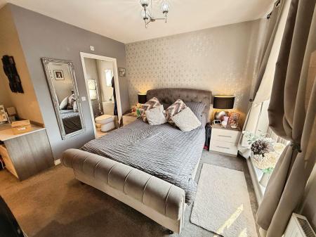 4 bedroom End of terrace house for sale in Glen Way, Ketley, TF1
