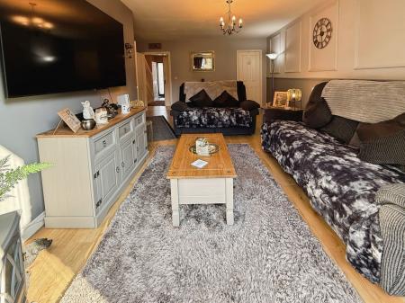4 bedroom End of terrace house for sale in Glen Way, Ketley, TF1