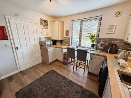4 bedroom End of terrace house for sale in Glen Way, Ketley, TF1