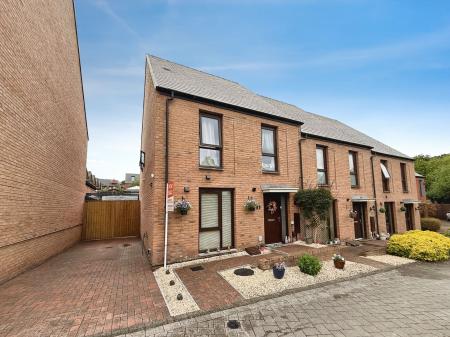 4 bedroom End of terrace house for sale in Glen Way, Ketley, TF1