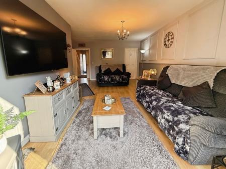 4 bedroom End of terrace house for sale in Glen Way, Ketley, TF1