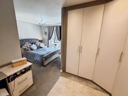 4 bedroom End of terrace house for sale in Glen Way, Ketley, TF1